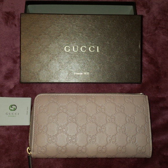 Gucci Handbags - SALE🎉Host Pick 5/30 Gucci Guccissima Long Wallet
